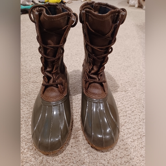 Madden Girl Flurryy Rain Boots w/ fabric lining. Size 8 - Picture 6 of 12